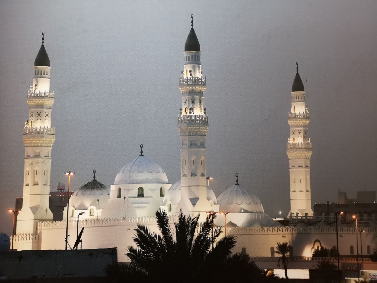 مشاهد من أفغانستان انخدعت بالخميني