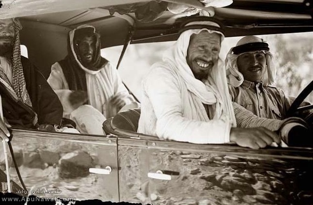 سيارة